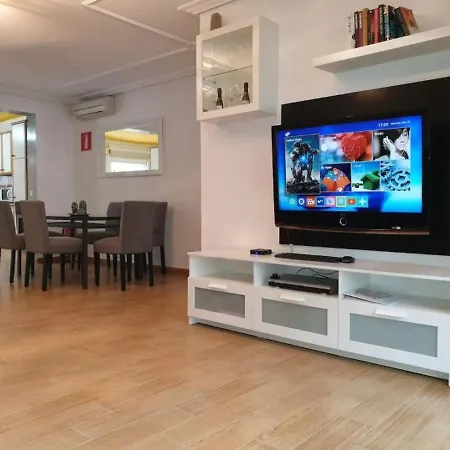 Ferienhaus Lush Holiday In Arona With Jacuzzi *