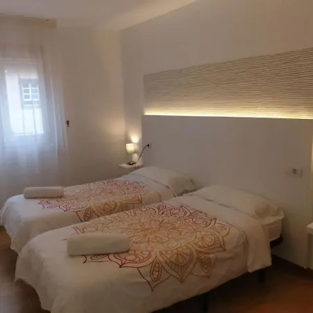 Lush Holiday In Arona With Jacuzzi Ferienhaus Arona (Tenerife)