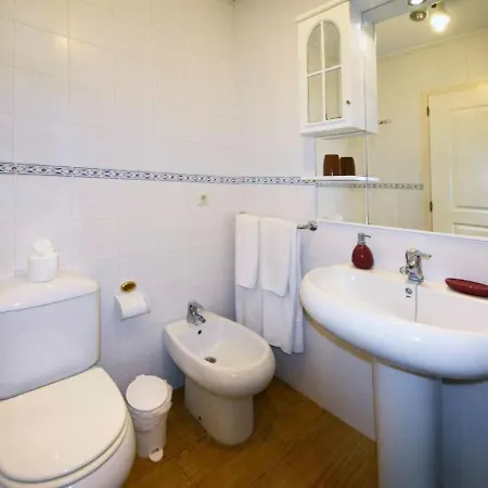 Ferienhaus Lush Holiday In Arona With Jacuzzi *