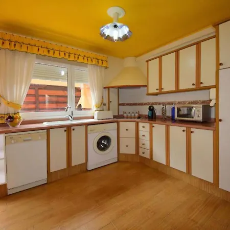 Lush Holiday In Arona With Jacuzzi Ferienhaus Arona (Tenerife)