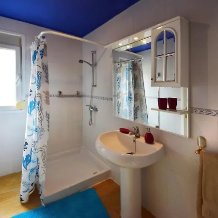 Ferienhaus Lush Holiday In Arona With Jacuzzi *